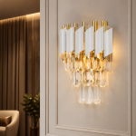 Aplică perete cristal Majestic auriu alb 2xE27 montată în decor elegant
