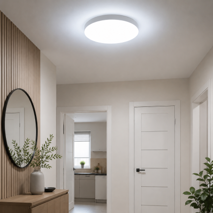Plafonieră LED rotundă 32W Model CARLA alb rece 6400K montată într-un hol modern