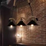 Lustră tip Pendul 3 Surse rustic e27 din franghie decorativa si suport metalic negru instalat in bucatarie