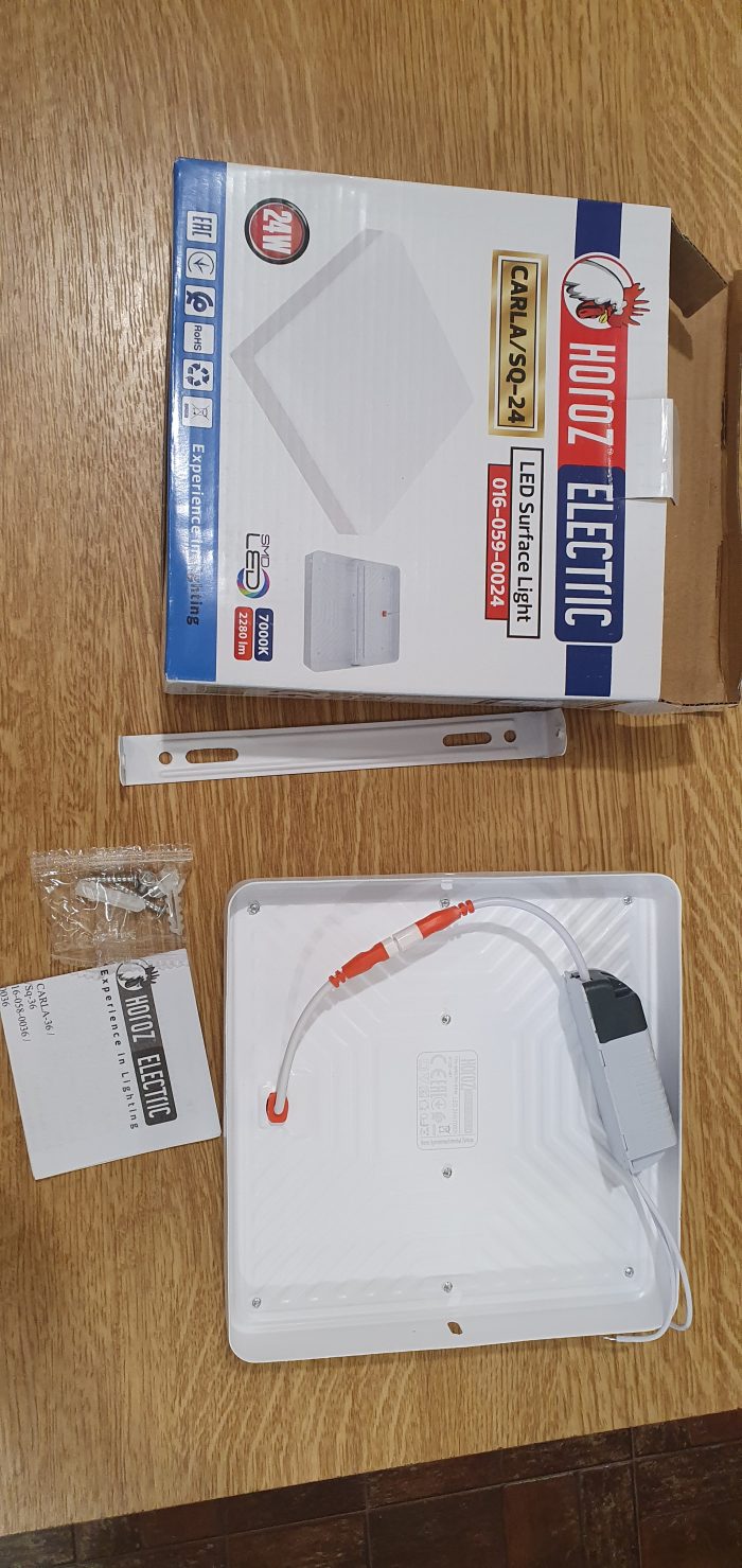 Spatele plafonierei LED pătrate CARLA 24 W cu driver, suport de montaj și accesorii incluse