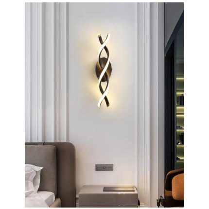 Aplică LED interior neagră de 40W, cu design modern spiralat, fabricată din metal și acril premium.