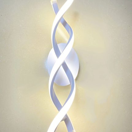 Aplică LED interior albă de 40W, cu design modern spiralat, fabricată din metal și acril premium.